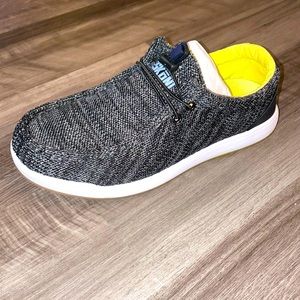 Skoni Golf Shoes. Black. Size 10